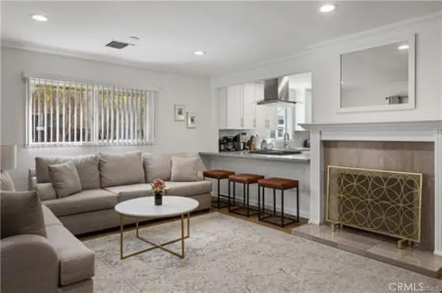 $1,359,000 | 22335 Kittridge Street, Woodland Hills, CA 91303