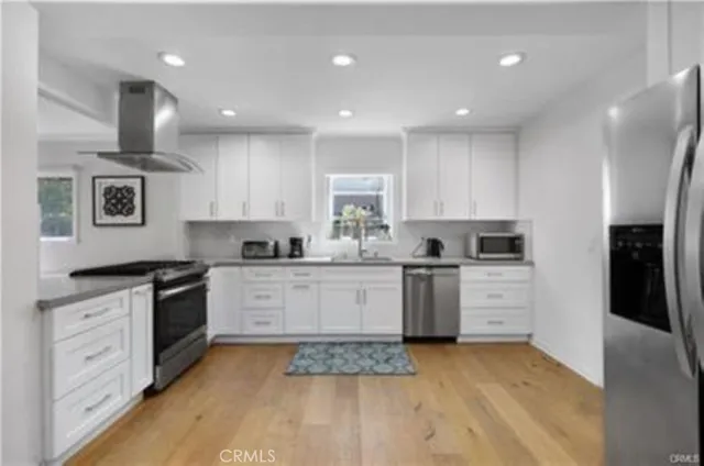 $1,359,000 | 22335 Kittridge Street, Woodland Hills, CA 91303