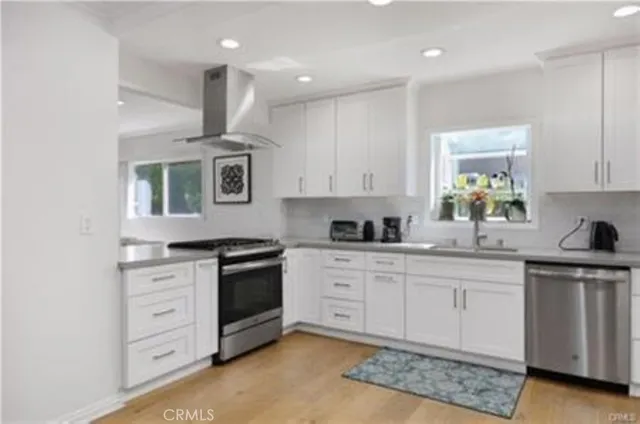 $1,359,000 | 22335 Kittridge Street, Woodland Hills, CA 91303