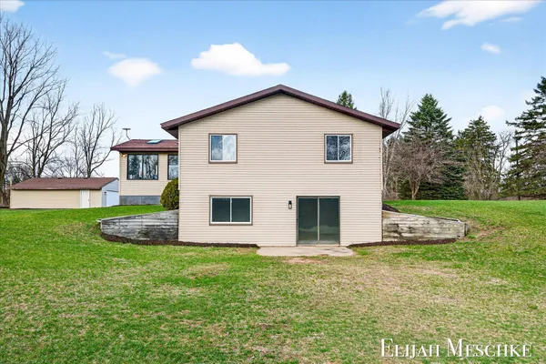 $379,900 | 10809 Morgan Mills Road Northeast, Greenville, MI 48838