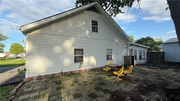 $299,000 | 401 West Chestnut Street, Archie, MO 64725