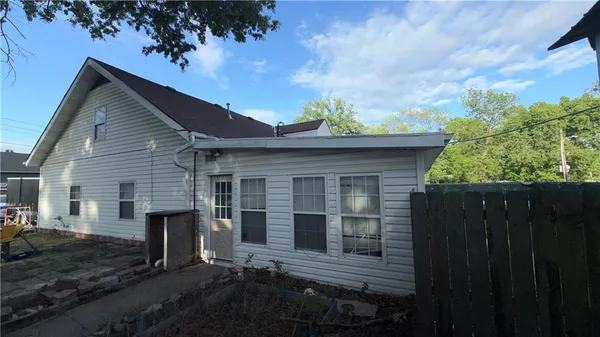 $299,000 | 401 West Chestnut Street, Archie, MO 64725
