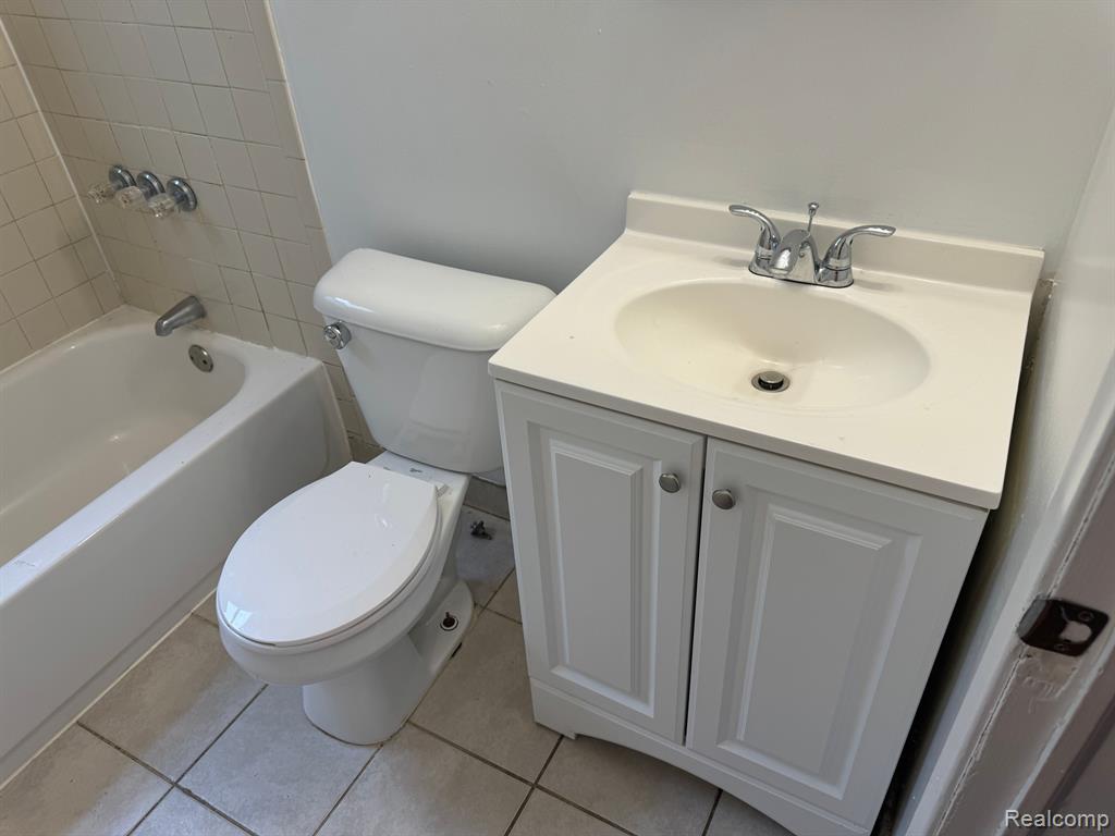 18224 Fox Redford, MI 48240 - Photo 12 of 15