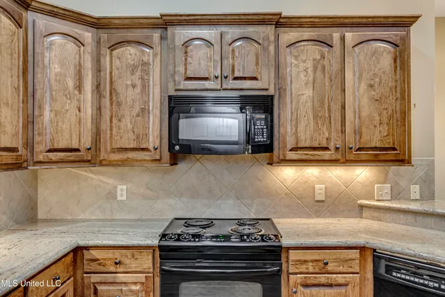 $265,000 | 930 Sweetwater Cove, Pearl, MS 39208