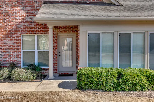 $250,000 | 930 Sweetwater Cove, Pearl, MS 39208