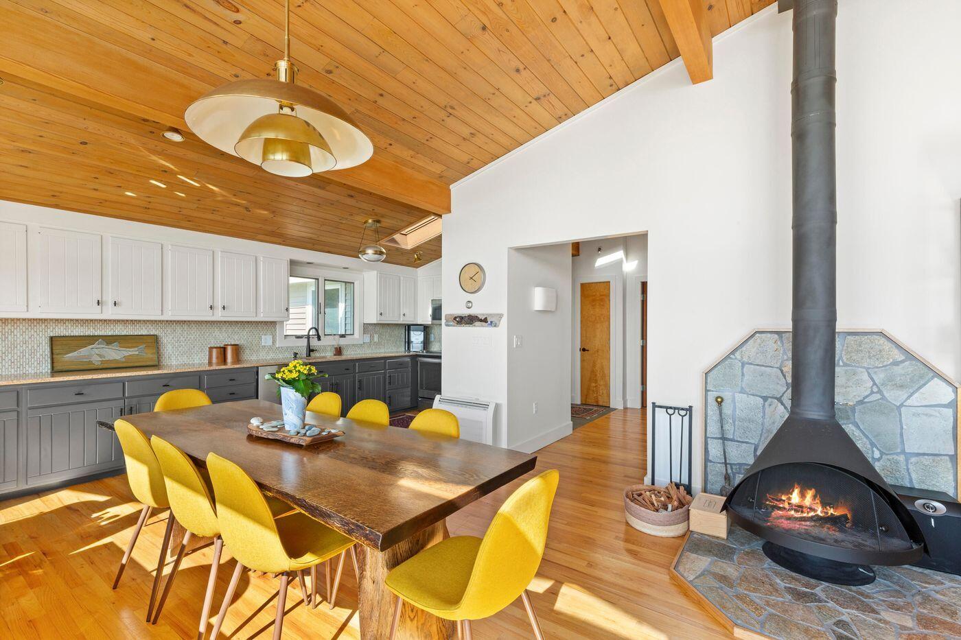 1588 Turtle Head Road Islesboro, ME 04848 - Photo 7 of 45 W9-ME2797_8