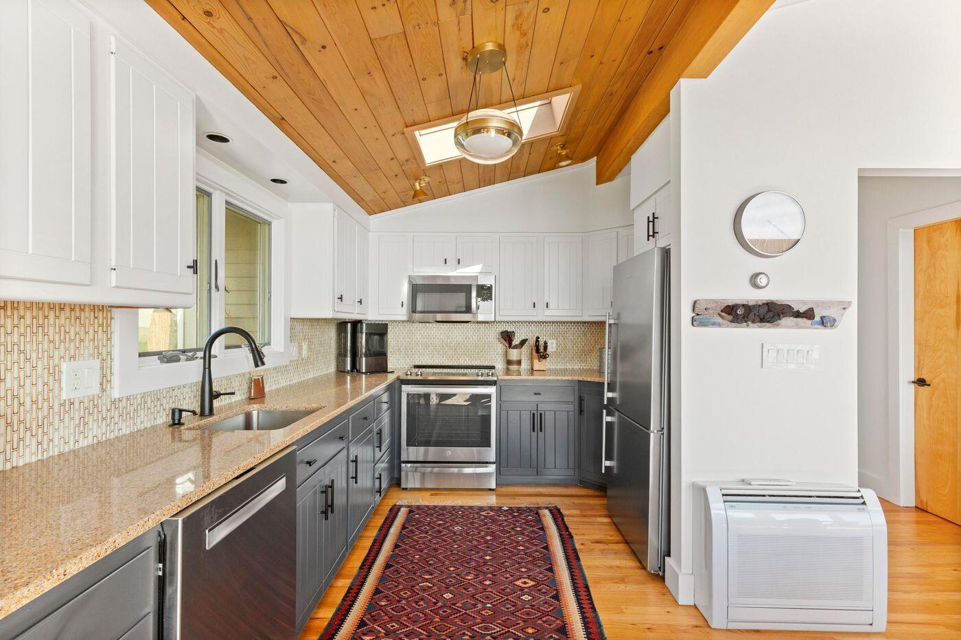 1588 Turtle Head Road Islesboro, ME 04848 - Photo 8 of 45 W10-ME2797_9