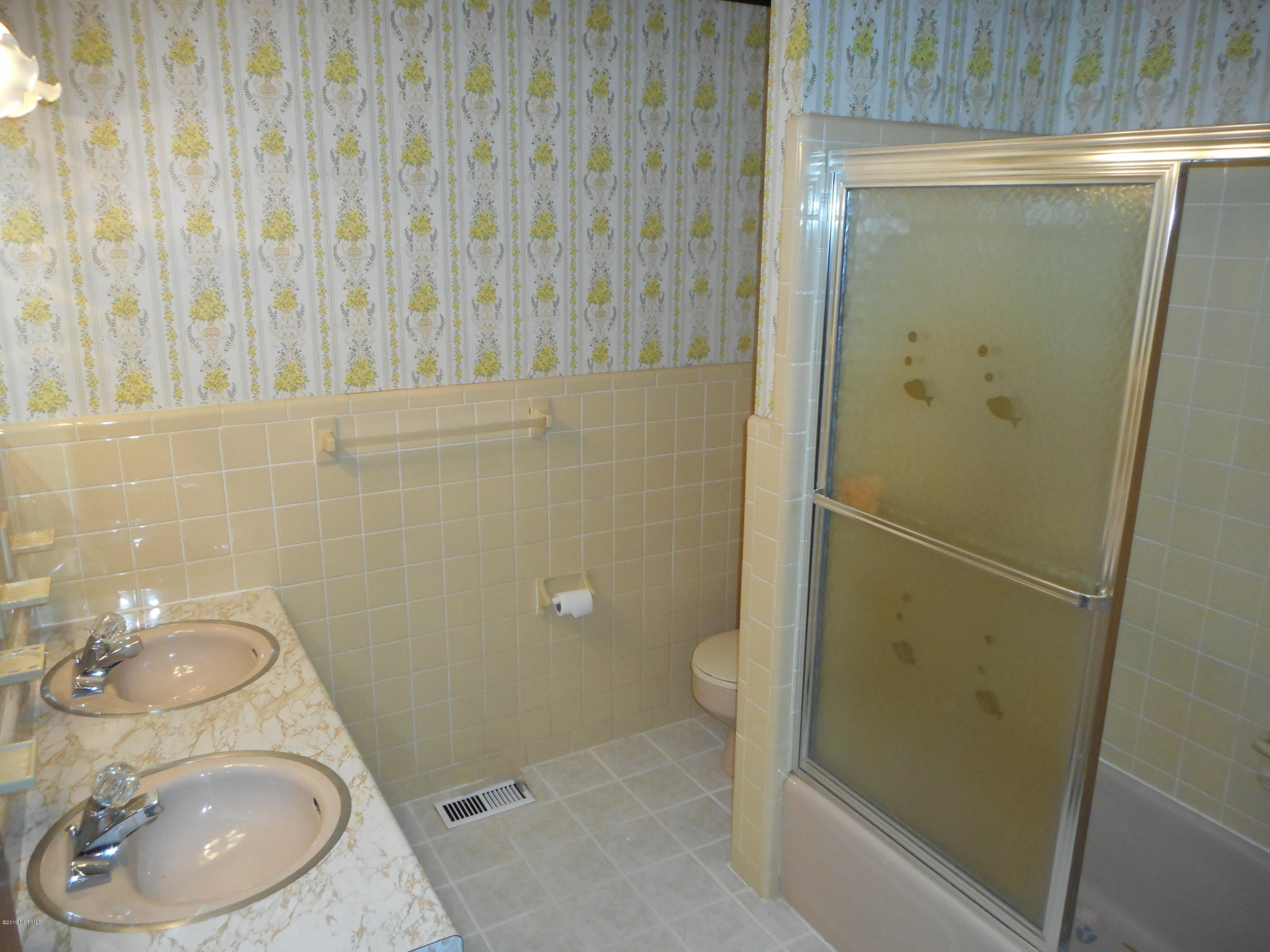 558 Nine Foot Road Newport, NC 28570 - Photo 23 of 77 DSCN0439