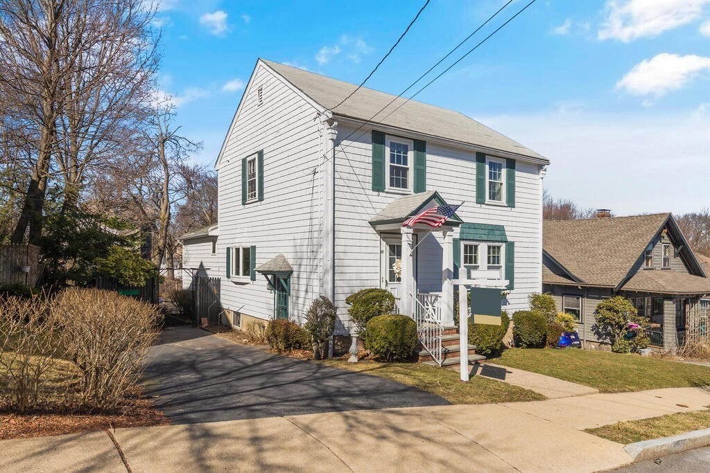52 Summit Road Medford, MA 02155 - Photo 3 of 31 Gallery Image 3