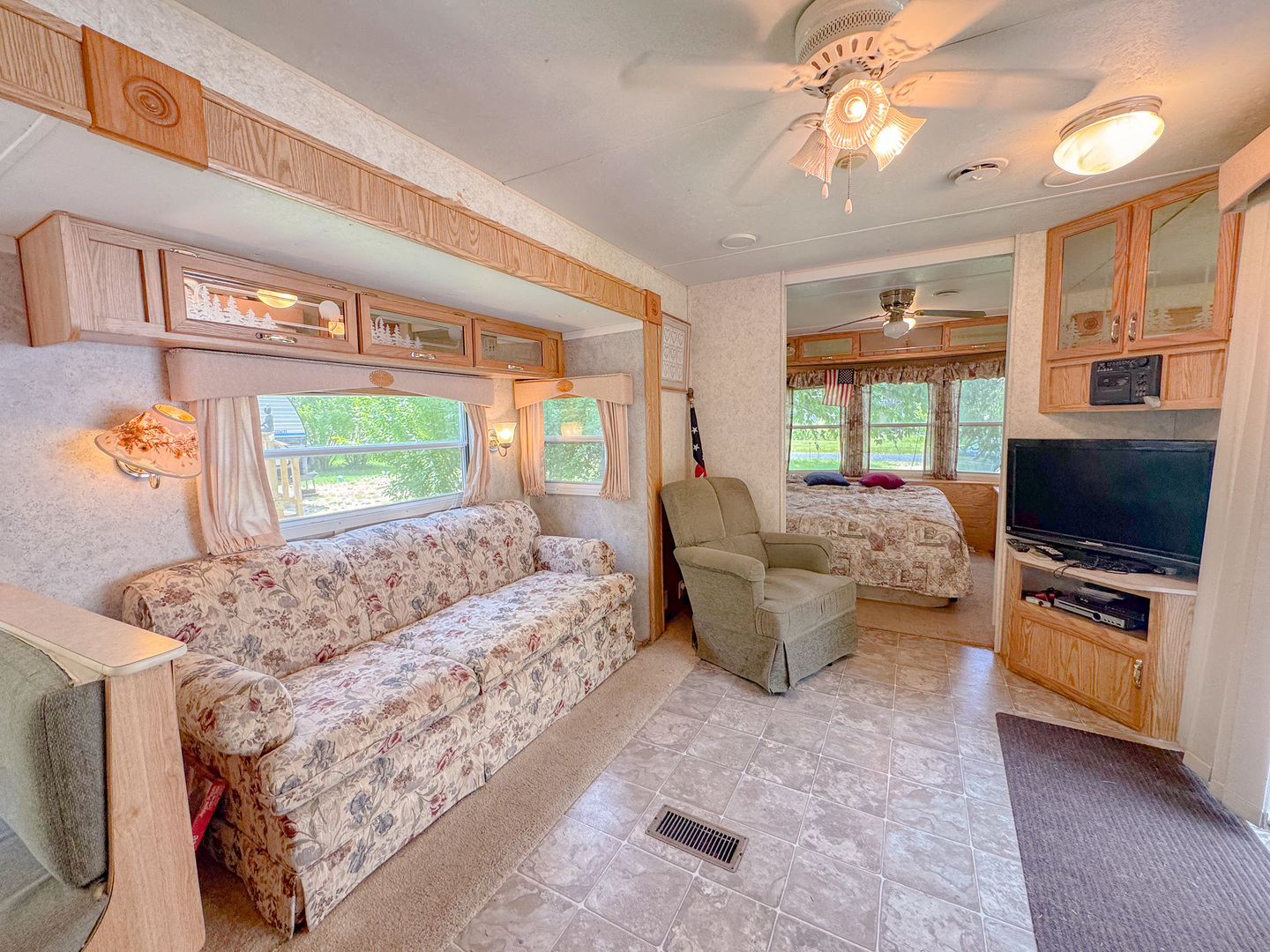 17-91 Woodhaven Sublette, IL 61367 - Photo 5 of 16