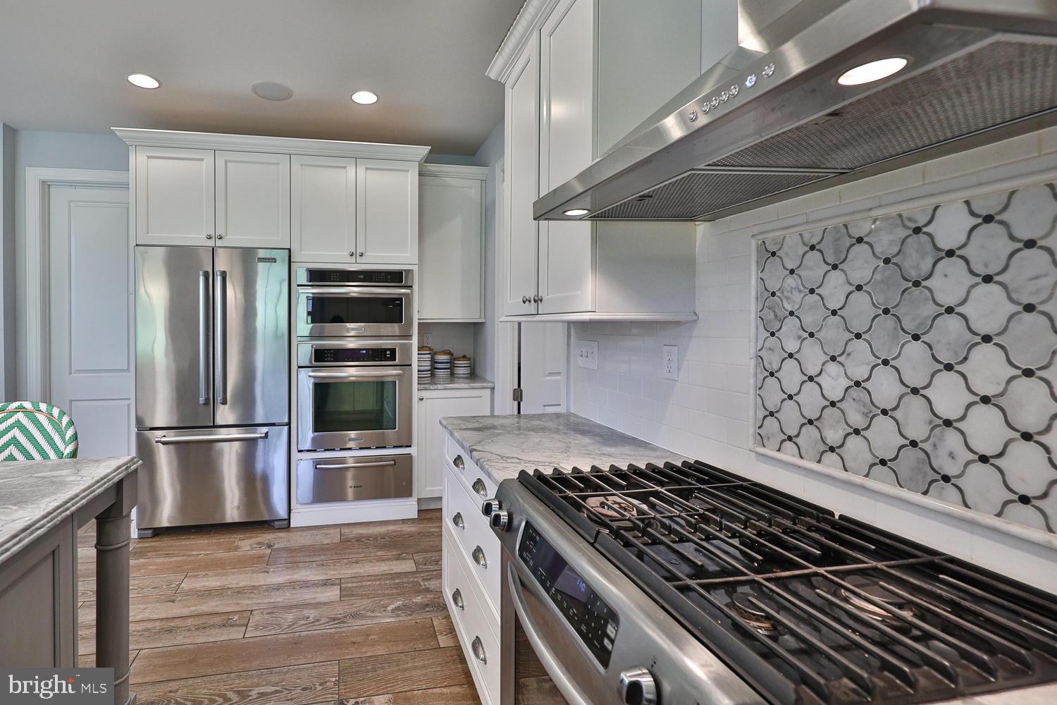420 Ambler Road Fort Washington, PA 19034 - Photo 10 of 36 High end appliances