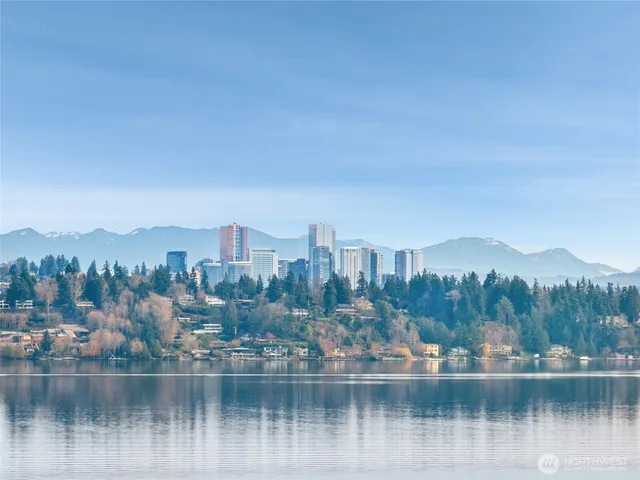 $700,000 | 1600 43rd Avenue East, Unit 209, Seattle, WA 98112