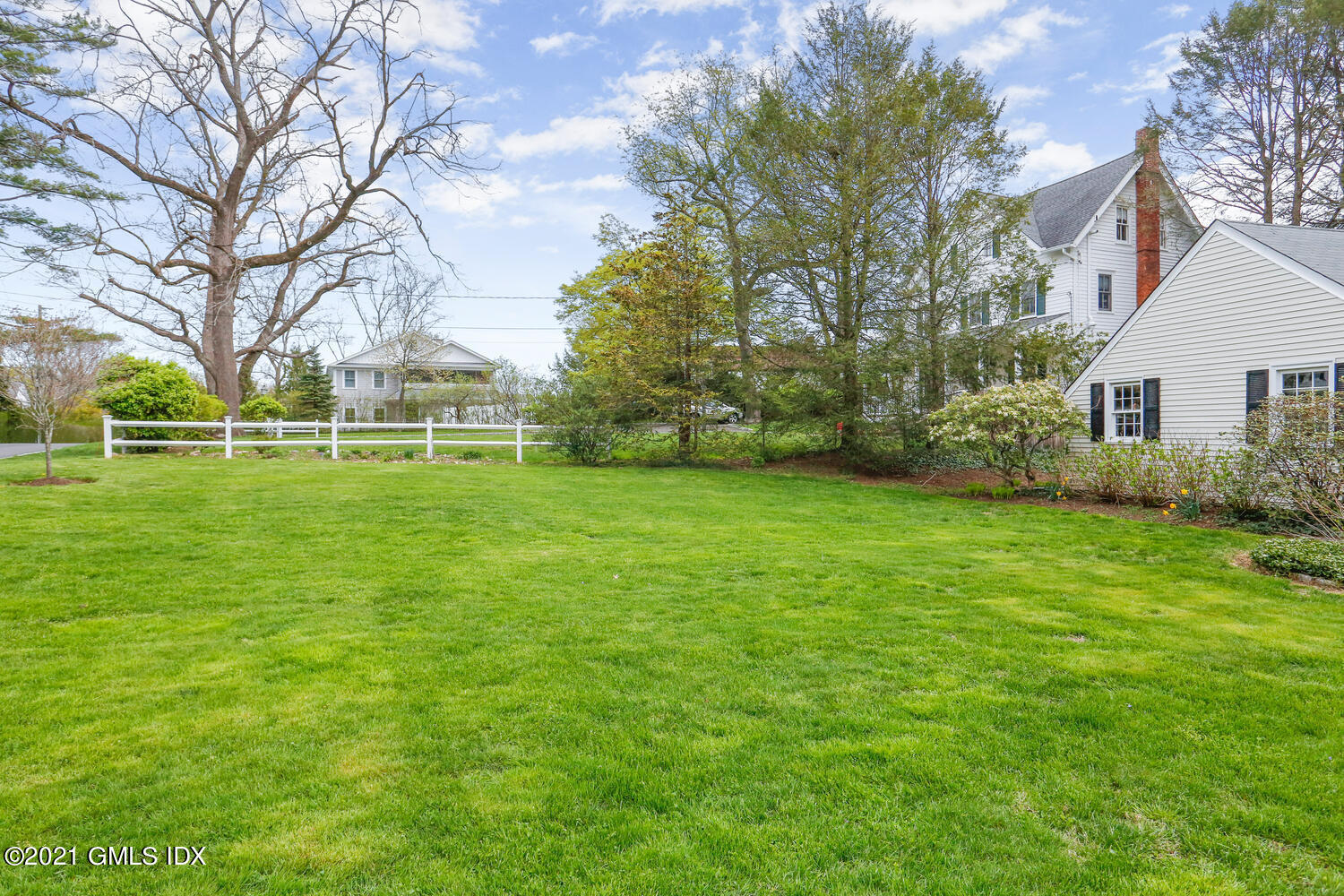 1 Palmer Lane Riverside, CT 06878 - Photo 12 of 15 Side Yard 1 (Marks Rd/Palmer Ln)