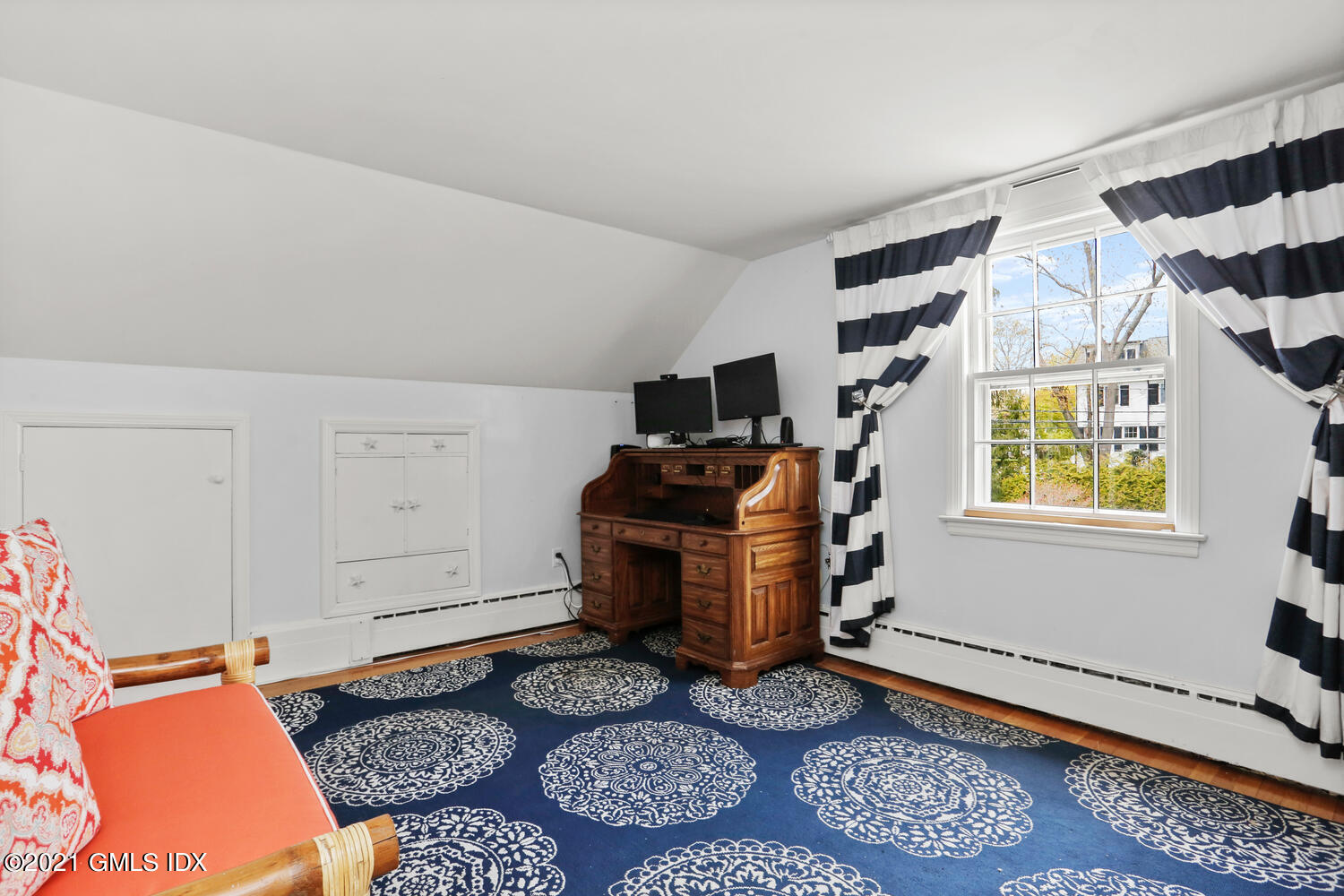 1 Palmer Lane Riverside, CT 06878 - Photo 10 of 15 Double Bedroom 3 (2nd Floor)
