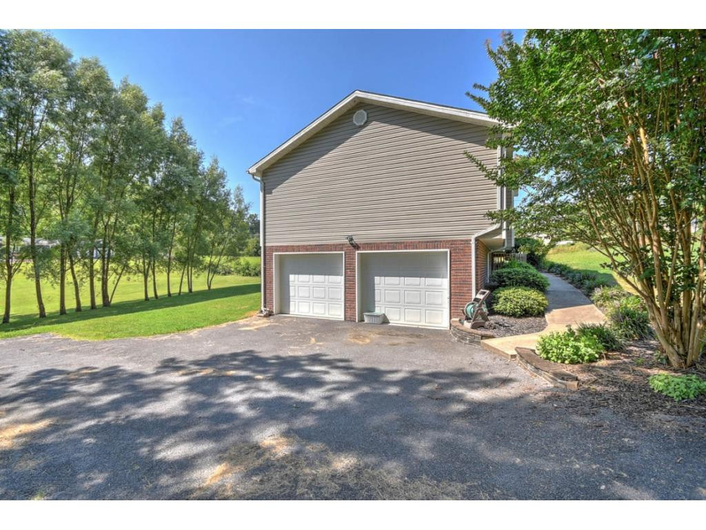 765 Double Springs Road Fall Branch, TN 37656 - Photo 4 of 36 Photo 4