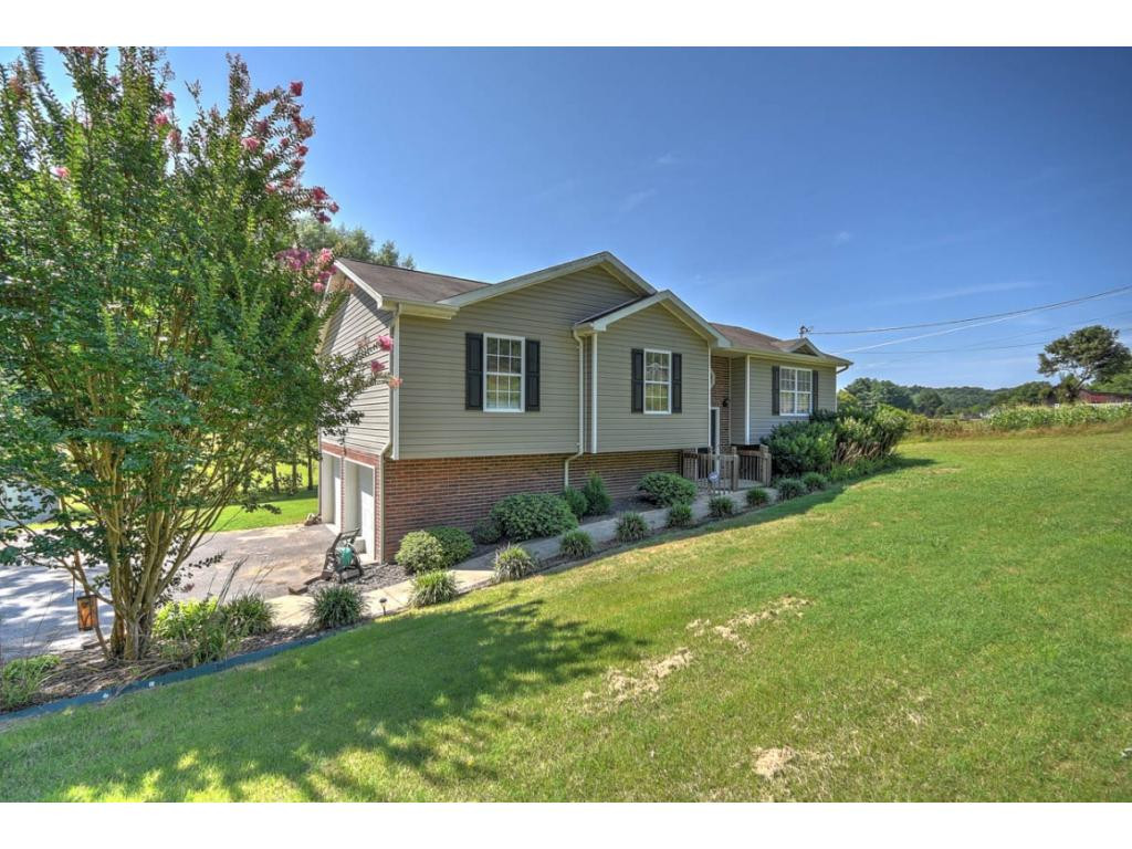 765 Double Springs Road Fall Branch, TN 37656 - Photo 5 of 36 Photo 5