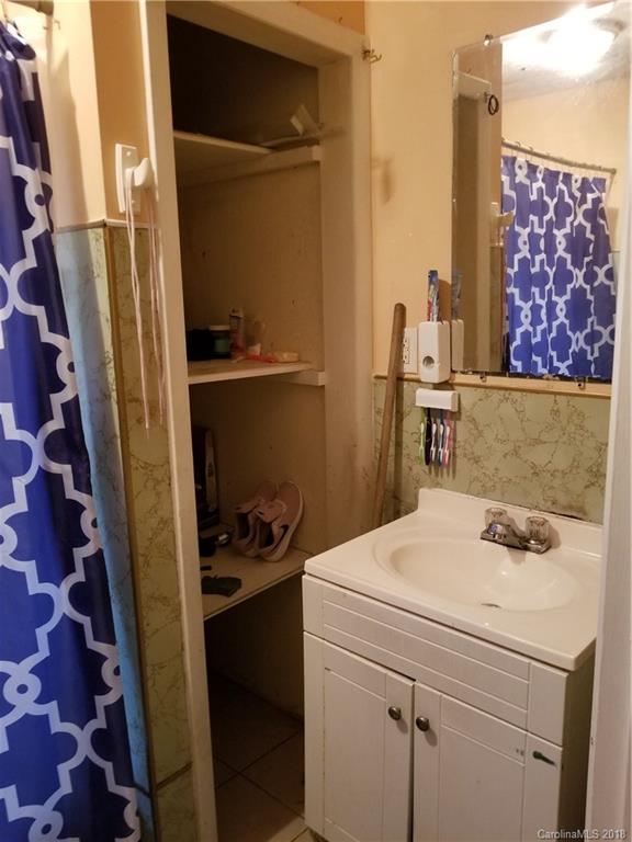 490 Deaverview Road Asheville, NC 28806 - Photo 9 of 17 Gallery Image 9
