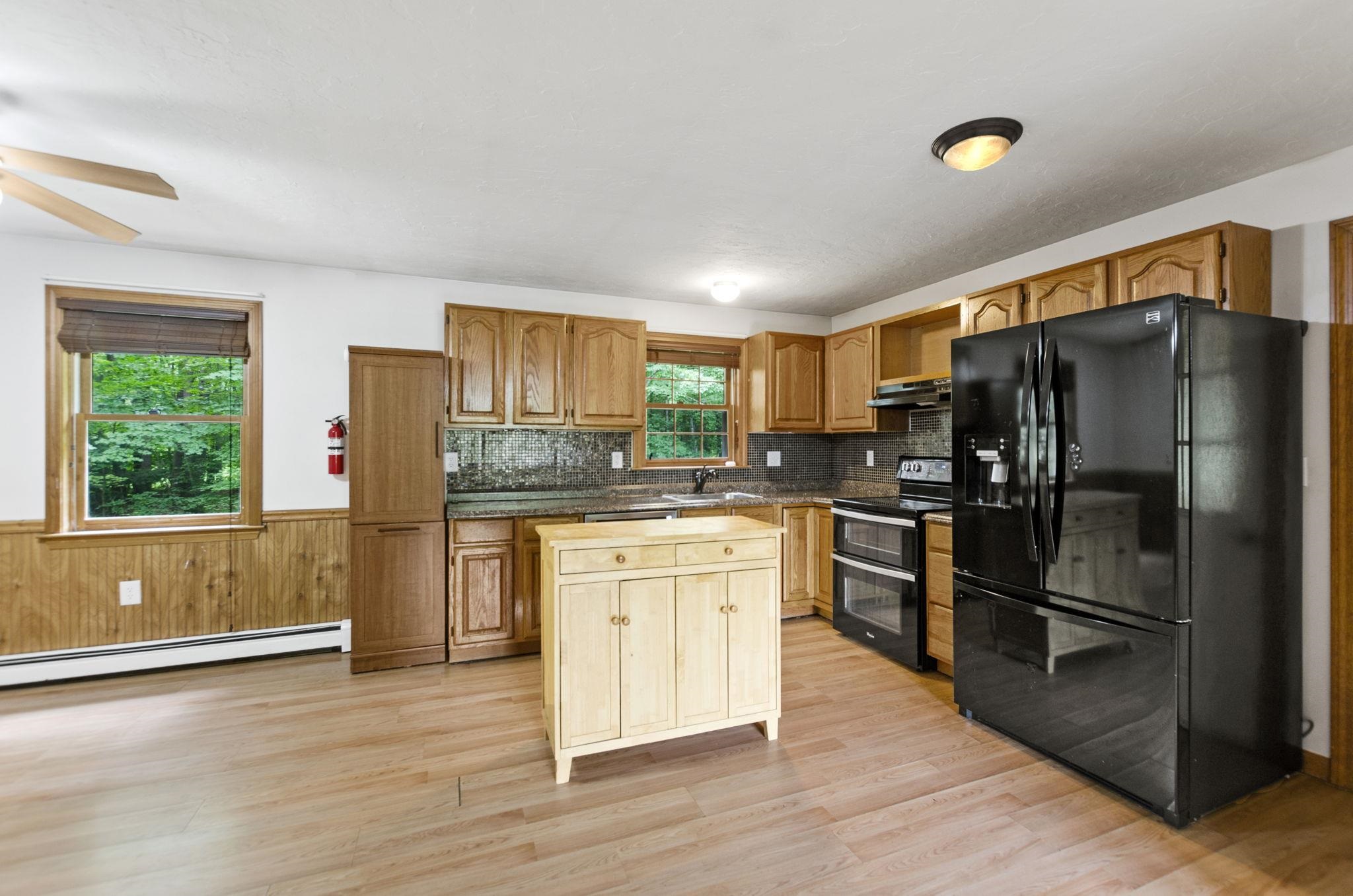 138 Sewalls Falls Road Concord, NH 03301 - Photo 4 of 40