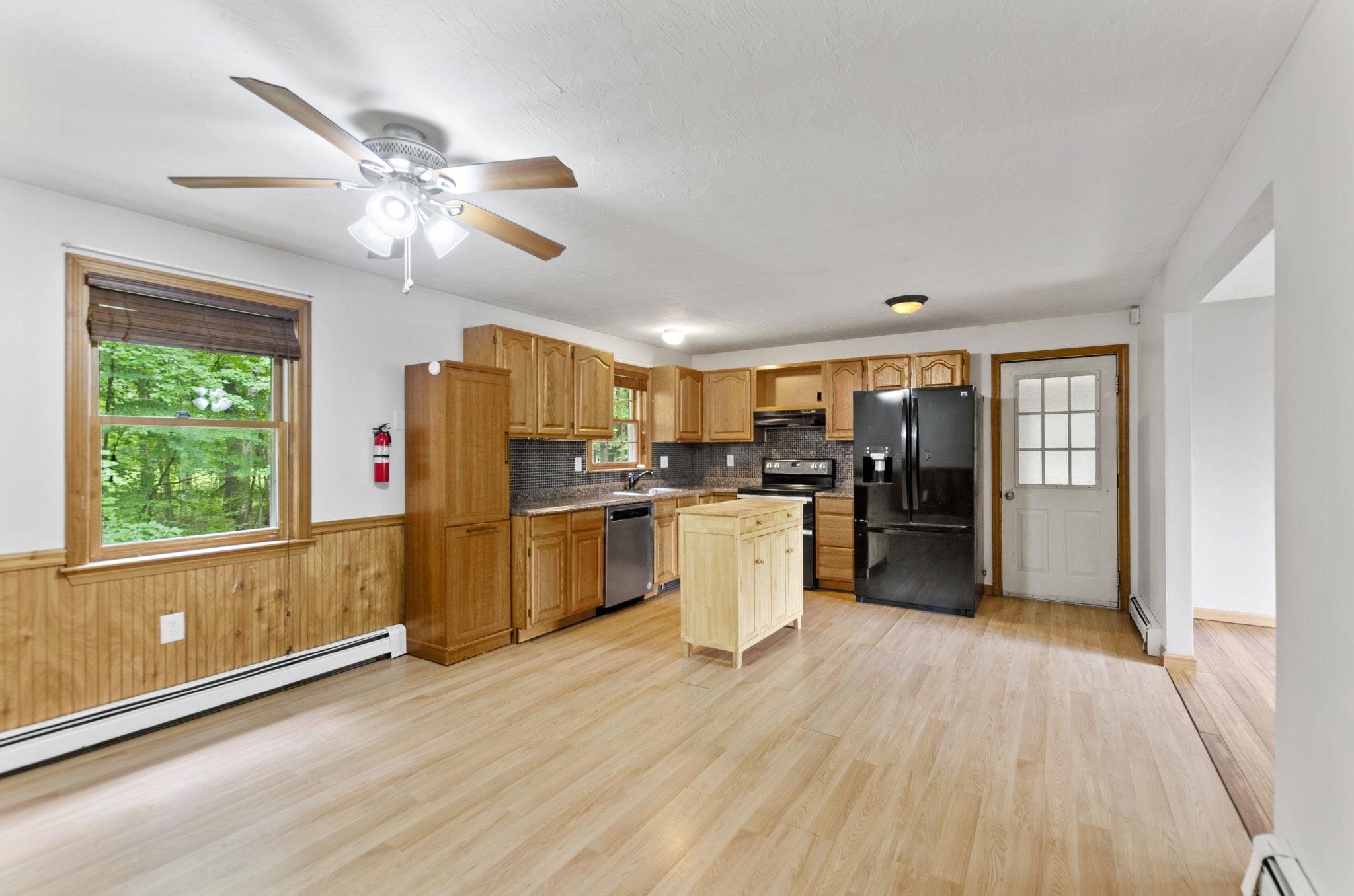 138 Sewalls Falls Road Concord, NH 03301 - Photo 5 of 40