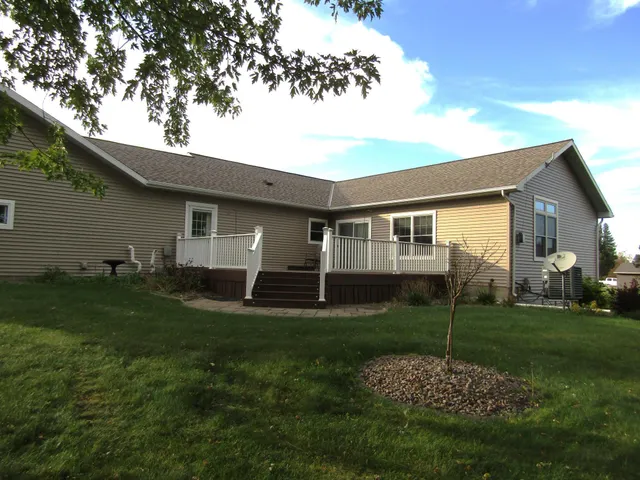 $449,000 | 4378 Highway 212, Montevideo, MN 56265