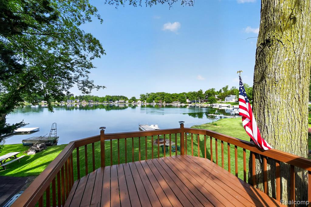 1717 Triangle Lake Road Howell, MI 48843 - Photo 9 of 58