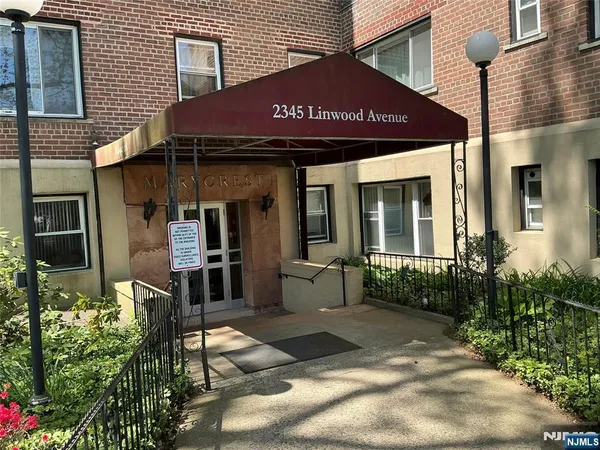 $320,000 | 2345 Linwood Avenue, Unit 4H, Fort Lee, NJ 07024