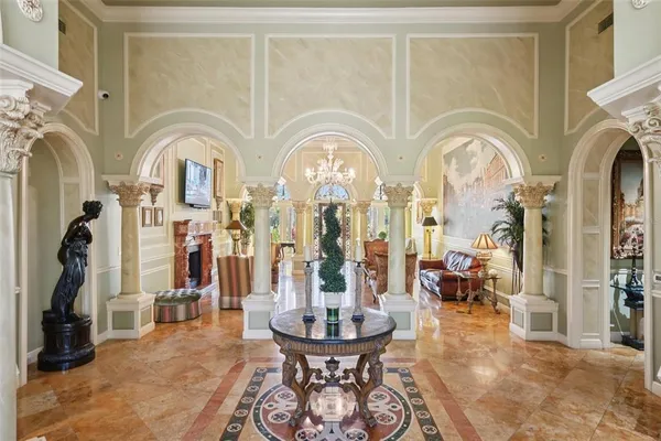 a view of livingroom with furniture