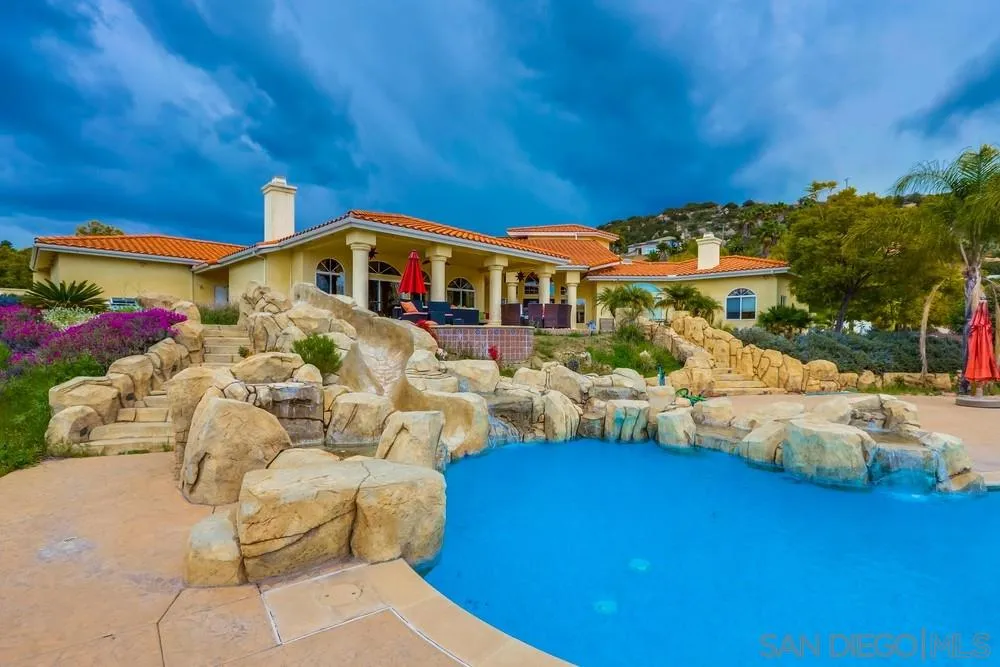 15853 Broad Oaks Road El Cajon, CA 92021 - Photo 1 of 25 Gallery Image 1