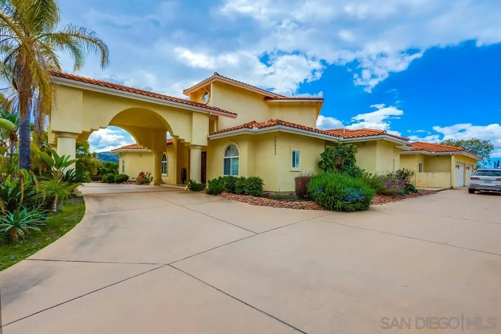 15853 Broad Oaks Road El Cajon, CA 92021 - Photo 24 of 25 Gallery Image 24