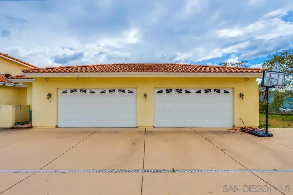 15853 Broad Oaks Road El Cajon, CA 92021 - Photo 25 of 25 Gallery Image 25