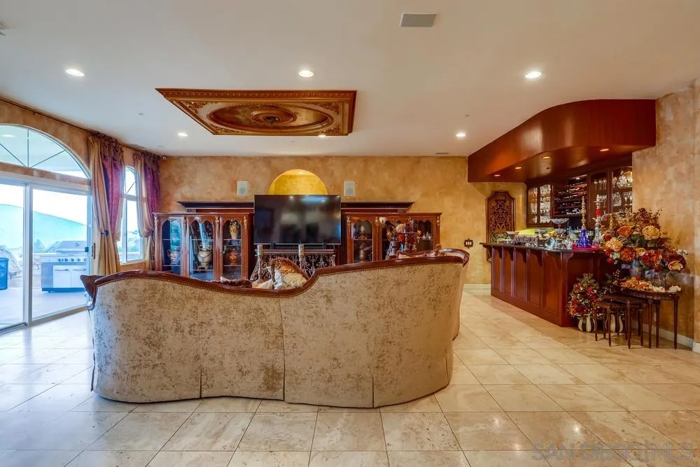 15853 Broad Oaks Road El Cajon, CA 92021 - Photo 8 of 25 Gallery Image 8