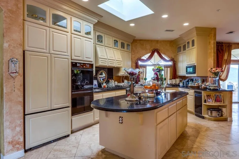 15853 Broad Oaks Road El Cajon, CA 92021 - Photo 10 of 25 Gallery Image 10