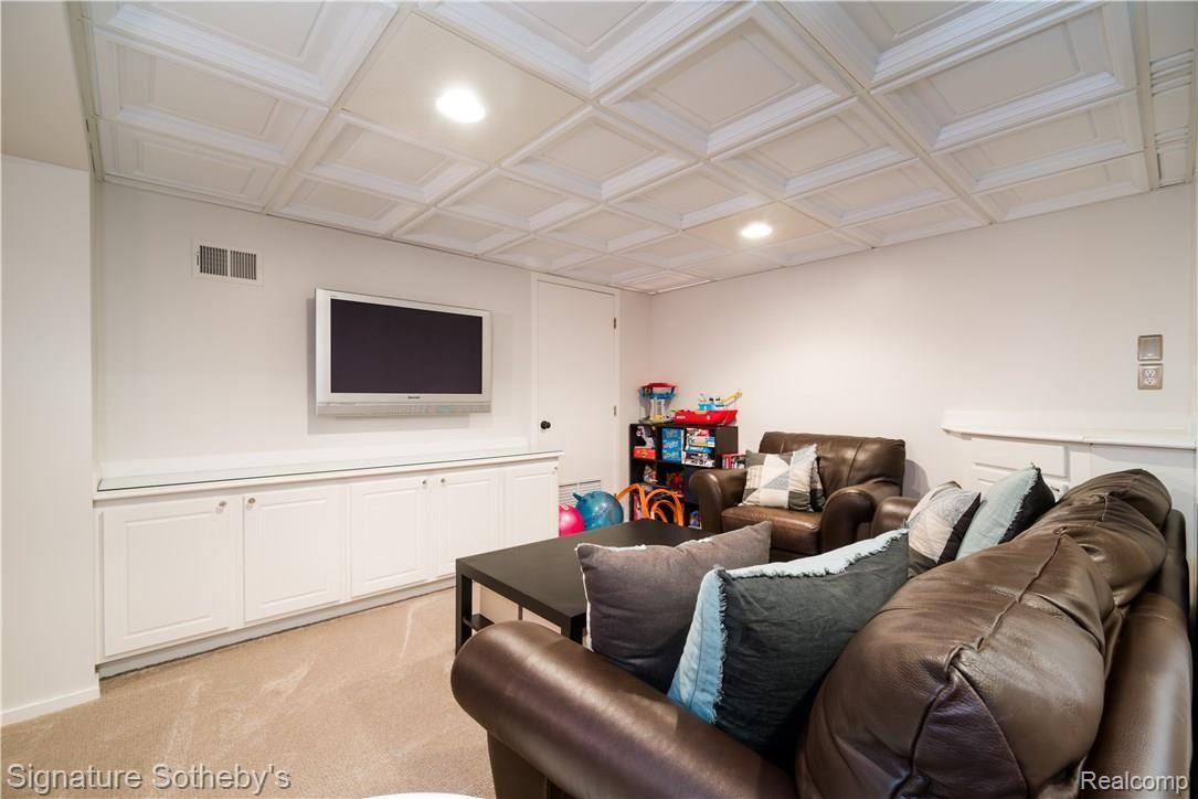 631 Ruffner Avenue Birmingham, MI 48009 - Photo 21 of 31 Ruffner Listing-031.jpg