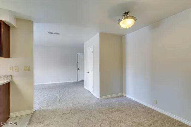 $1,100 | 5081 River Glen Drive, Unit 114, Las Vegas, NV 89103
