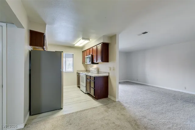 $1,100 | 5081 River Glen Drive, Unit 114, Las Vegas, NV 89103