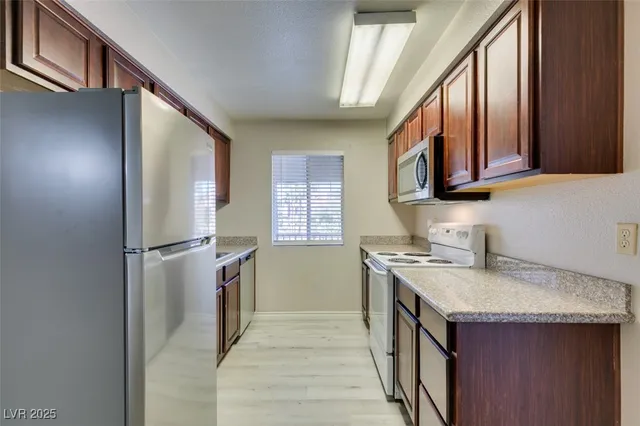 $1,100 | 5081 River Glen Drive, Unit 114, Las Vegas, NV 89103