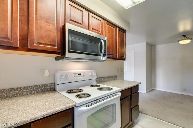 $1,100 | 5081 River Glen Drive, Unit 114, Las Vegas, NV 89103