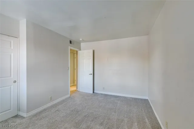 $1,100 | 5081 River Glen Drive, Unit 114, Las Vegas, NV 89103