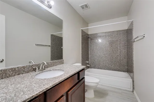 $1,100 | 5081 River Glen Drive, Unit 114, Las Vegas, NV 89103
