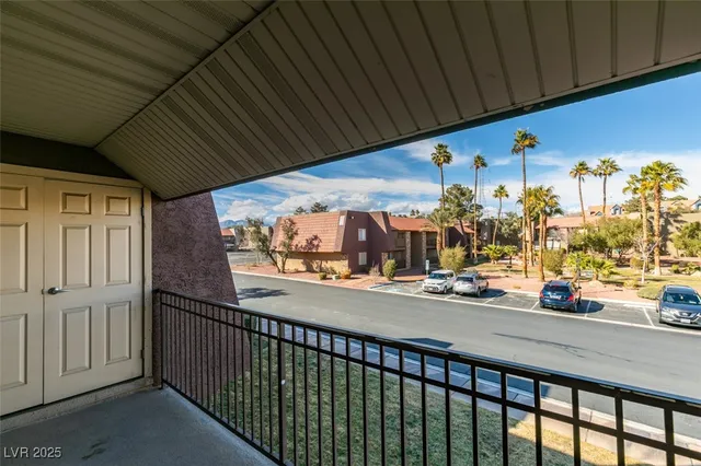 $1,100 | 5081 River Glen Drive, Unit 114, Las Vegas, NV 89103