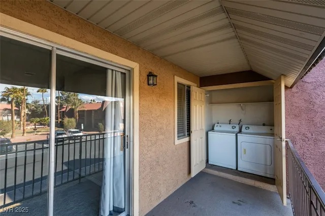 $1,100 | 5081 River Glen Drive, Unit 114, Las Vegas, NV 89103