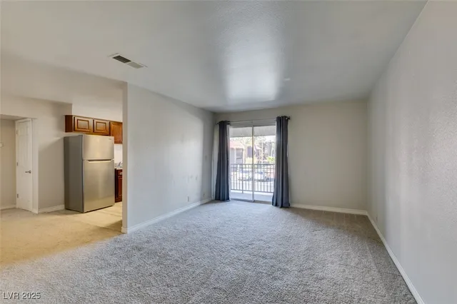 $1,100 | 5081 River Glen Drive, Unit 114, Las Vegas, NV 89103
