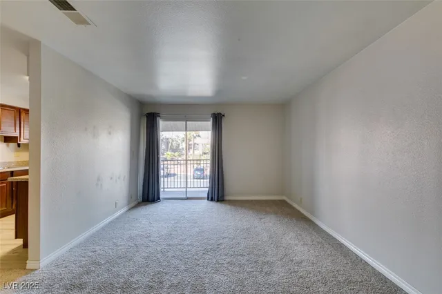 $1,100 | 5081 River Glen Drive, Unit 114, Las Vegas, NV 89103