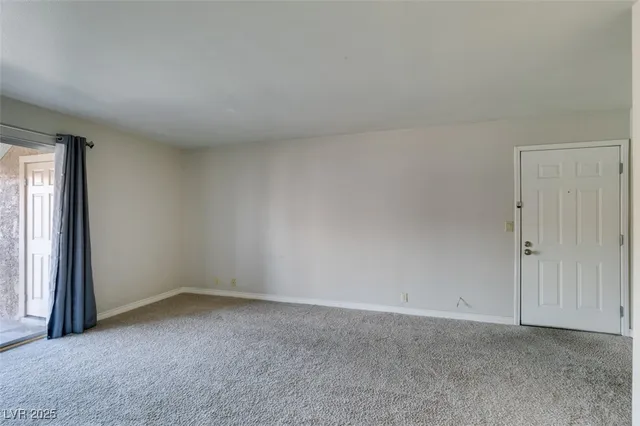$1,100 | 5081 River Glen Drive, Unit 114, Las Vegas, NV 89103