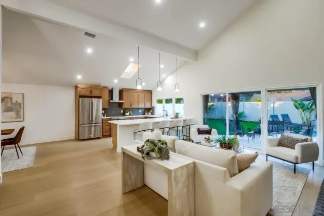 $1,789,000 | 10726 Vista Valle Drive, San Diego, CA 92131