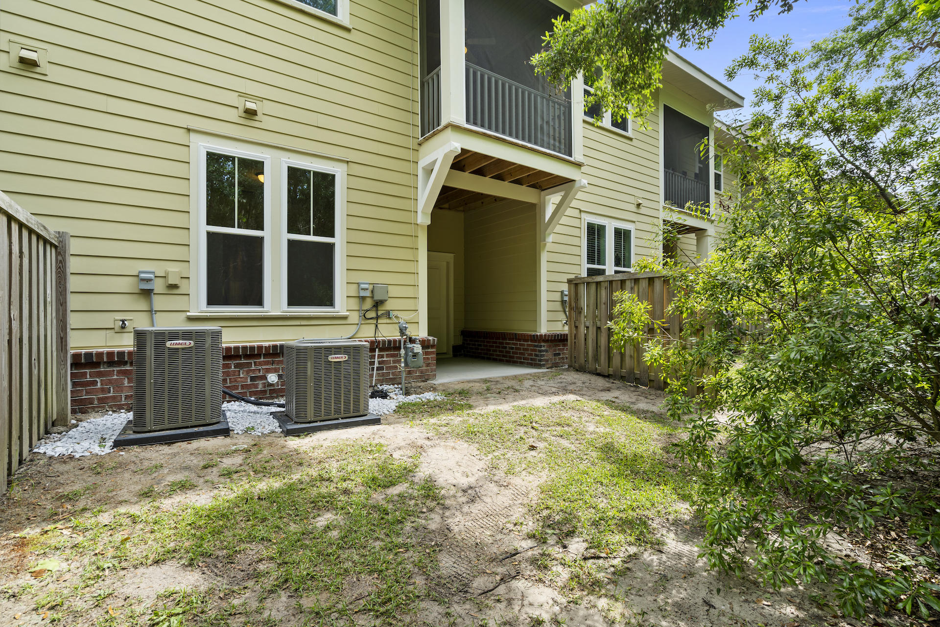 1239 Dingle Road Mount Pleasant, SC 29466 - Photo 27 of 28 SDH02113