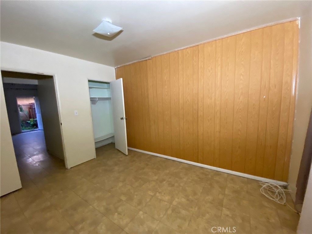 1190 South K Street Oxnard, CA 93033 - Photo 28 of 43 an empty room with closet