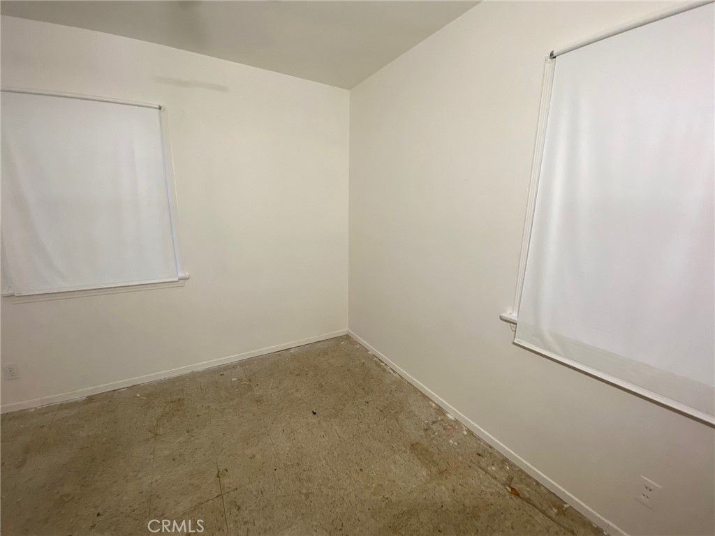 1190 South K Street Oxnard, CA 93033 - Photo 10 of 43 a view of small space
