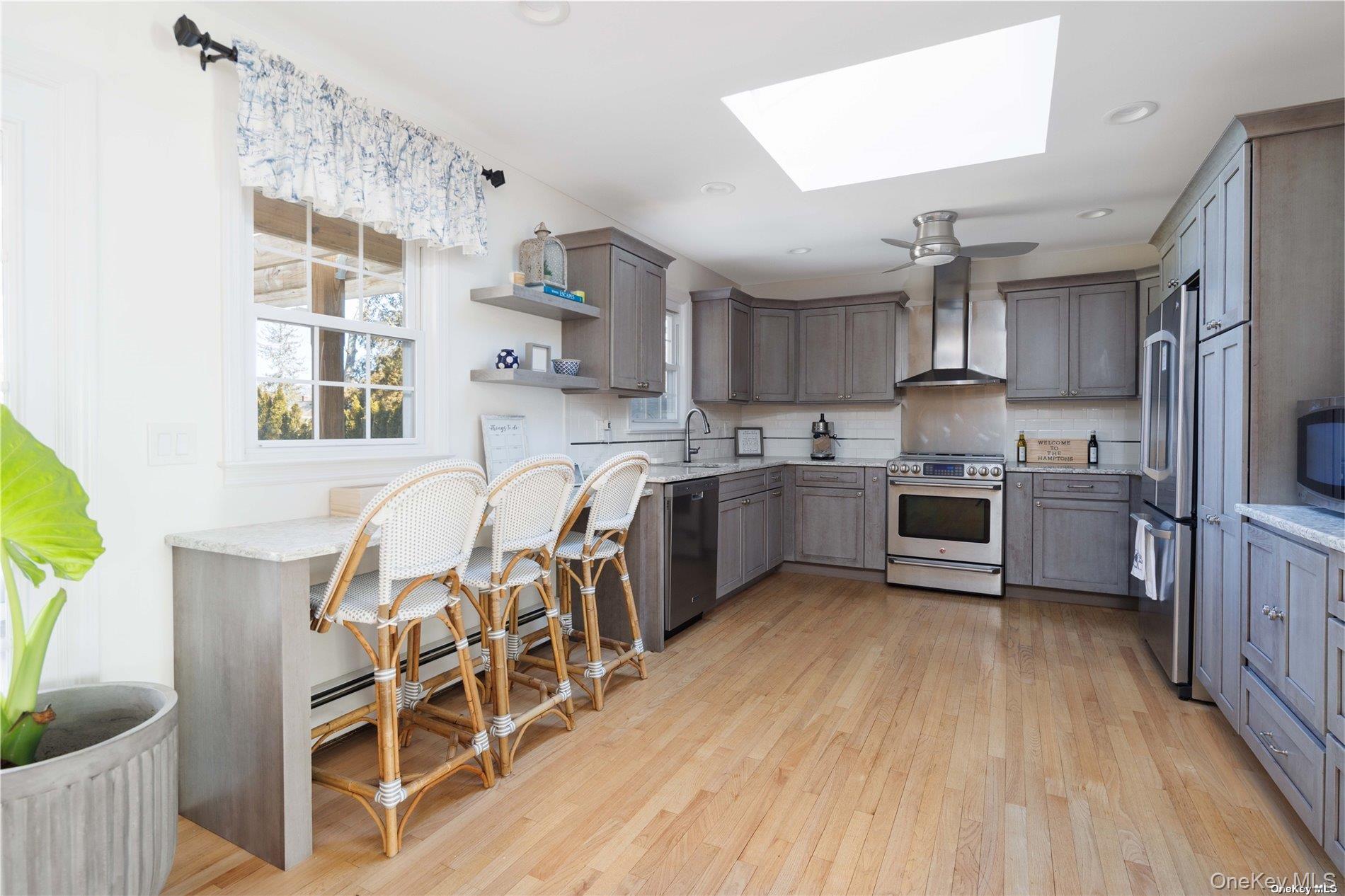 129 Lynncliff Road Hampton Bays, NY 11946 - Photo 6 of 24