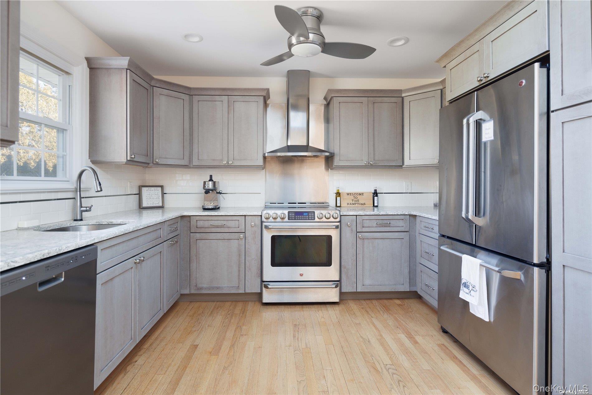 129 Lynncliff Road Hampton Bays, NY 11946 - Photo 7 of 24